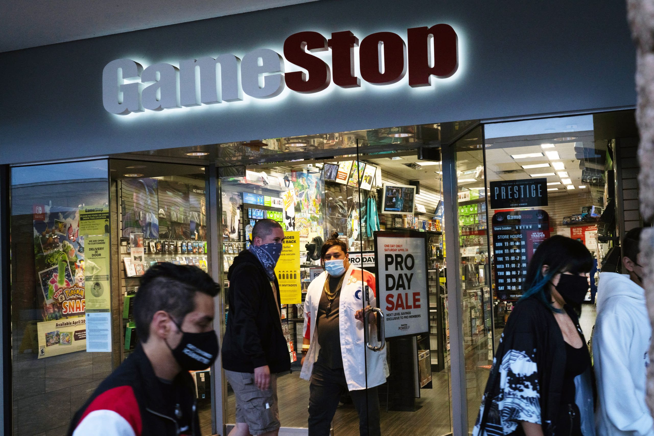 Акции геймстоп. GAMESTOP акции. GAMESTOP запускает NFT маркетплейс. История с акциями GAMESTOP. Crossroads Mall GAMESTOP.